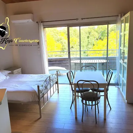 4 Pers Piscine Chauffee Acces A Pied A La Santa Giulia Apartment *