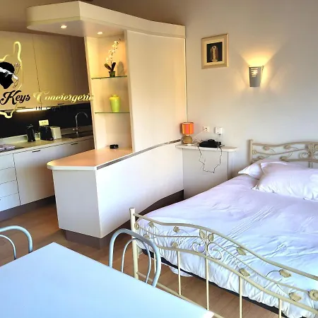 4 Pers Piscine Chauffee Acces A Pied A La Santa Giulia Apartment *
