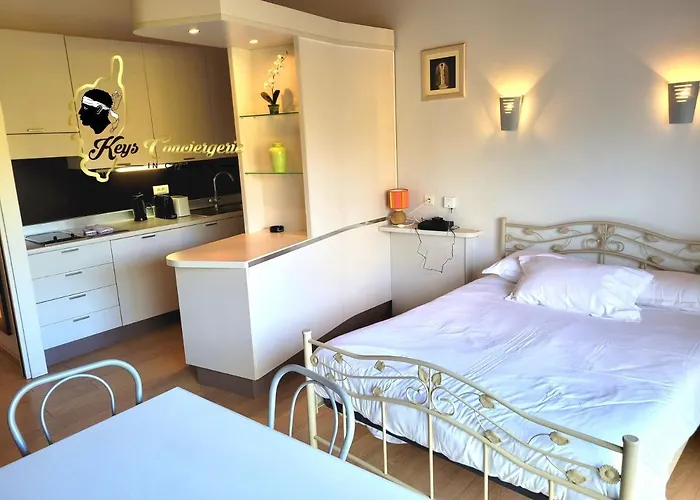 4 Pers Piscine Chauffee Acces A Pied A La Santa Giulia Apartment *